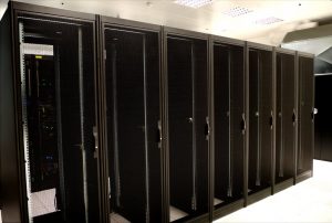 Server in komunikacijske omare - data center